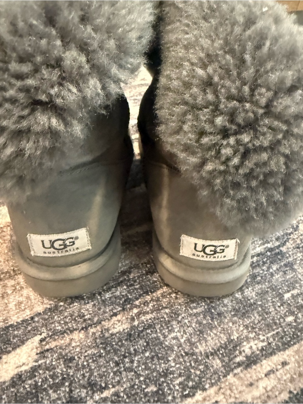 UGG Women's Short Shearling Boots - Gray